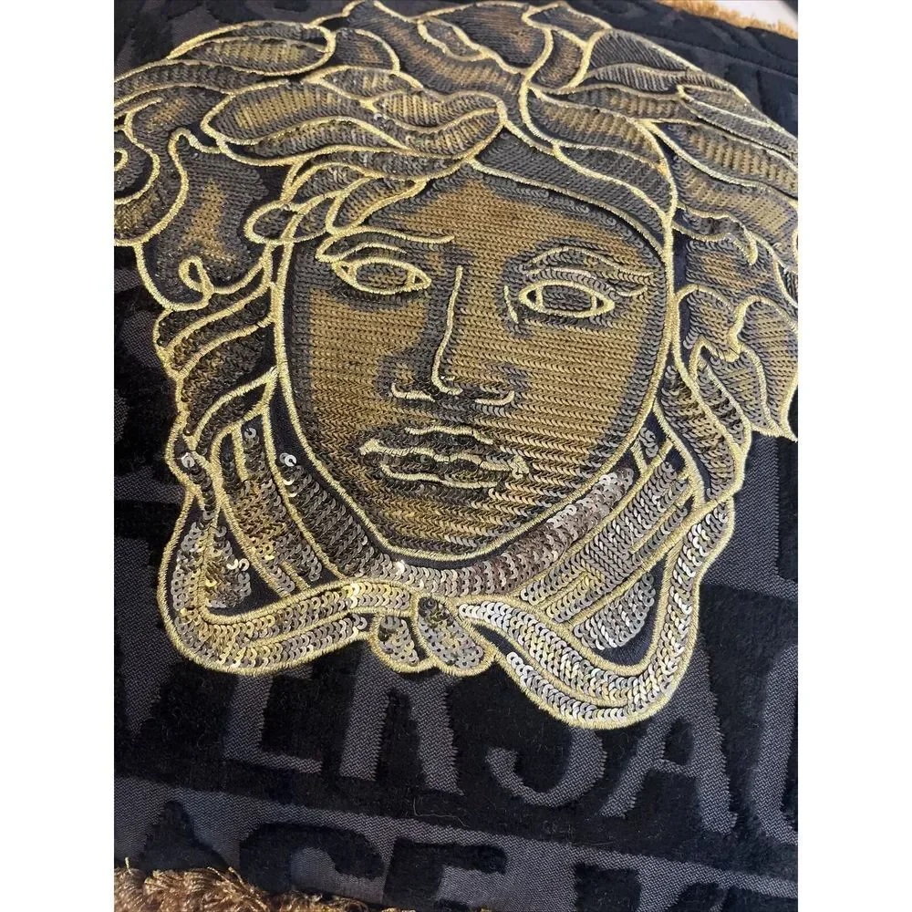 Versace LogoMania Medusa Kissen Pillow Cushion 17 x 17 Schwarz Gold Reticket Tag